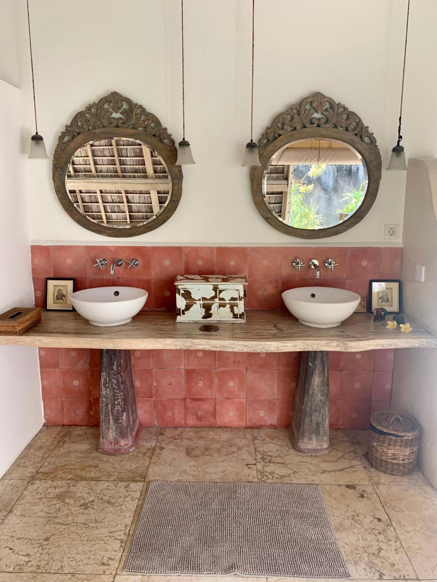Unique 3Br Villa With Pool 5 Minute Walk To The Pererenan Beach Canggu  Exterior photo