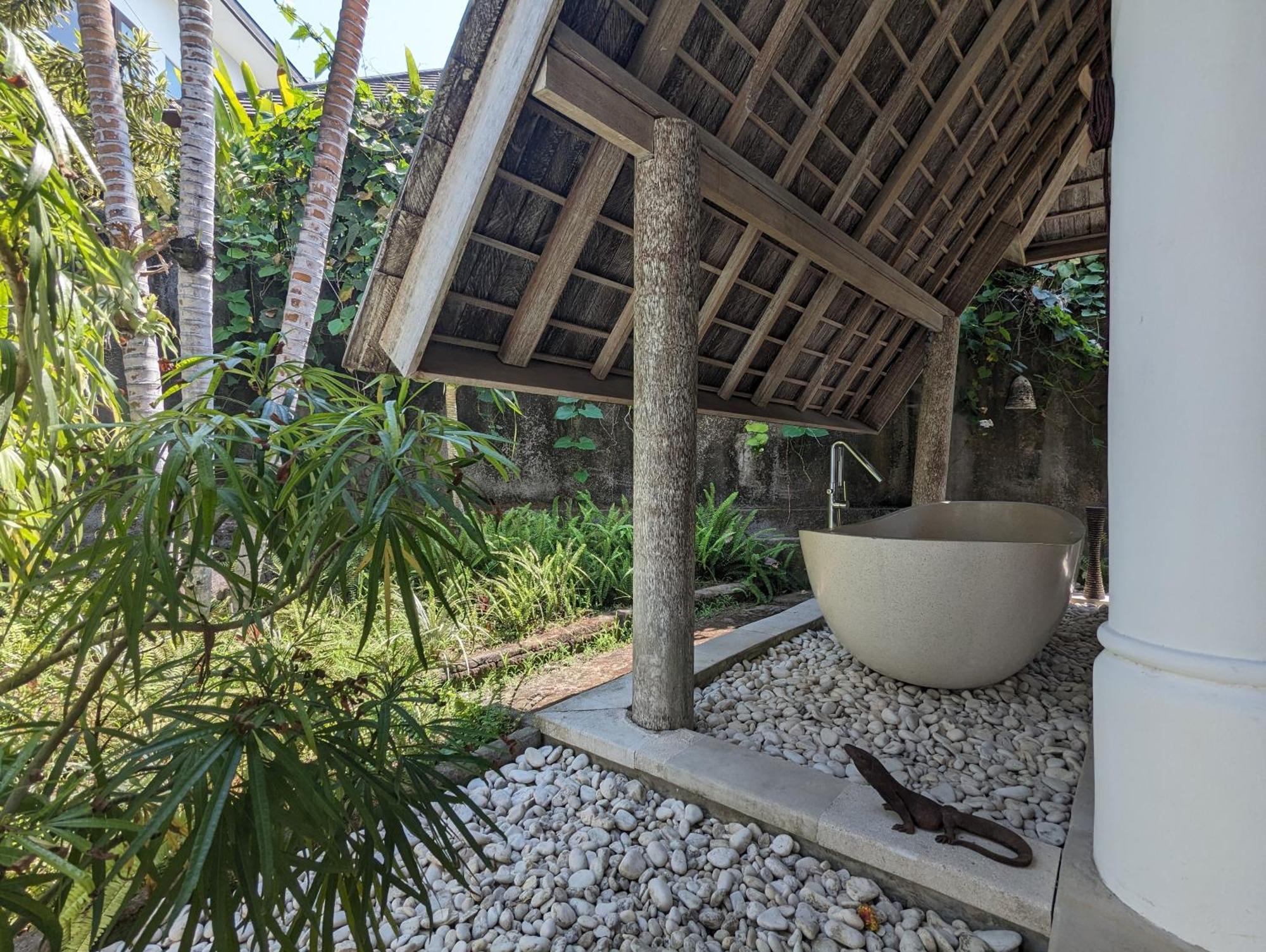 Unique 3Br Villa With Pool 5 Minute Walk To The Pererenan Beach Canggu  Exterior photo